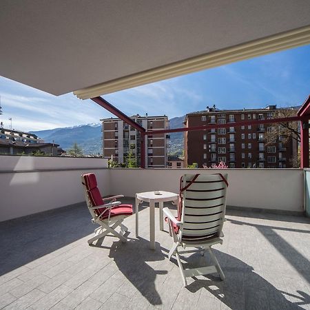 Piazzi House Aparthotel Sondrio Exterior photo