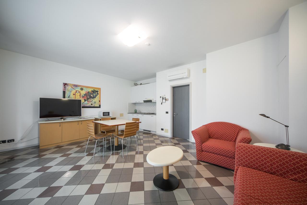 Piazzi House Aparthotel Sondrio Exterior photo