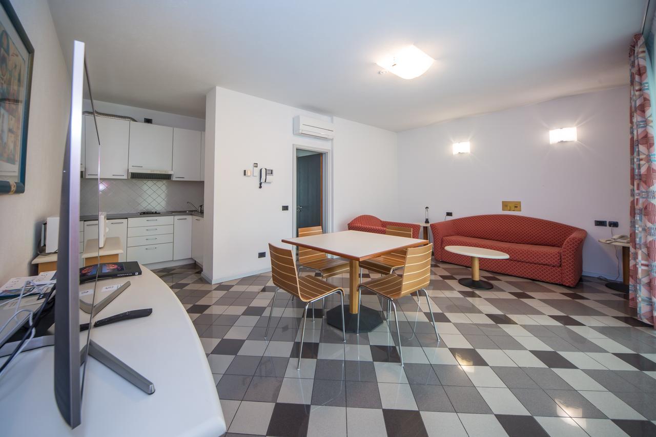 Piazzi House Aparthotel Sondrio Exterior photo