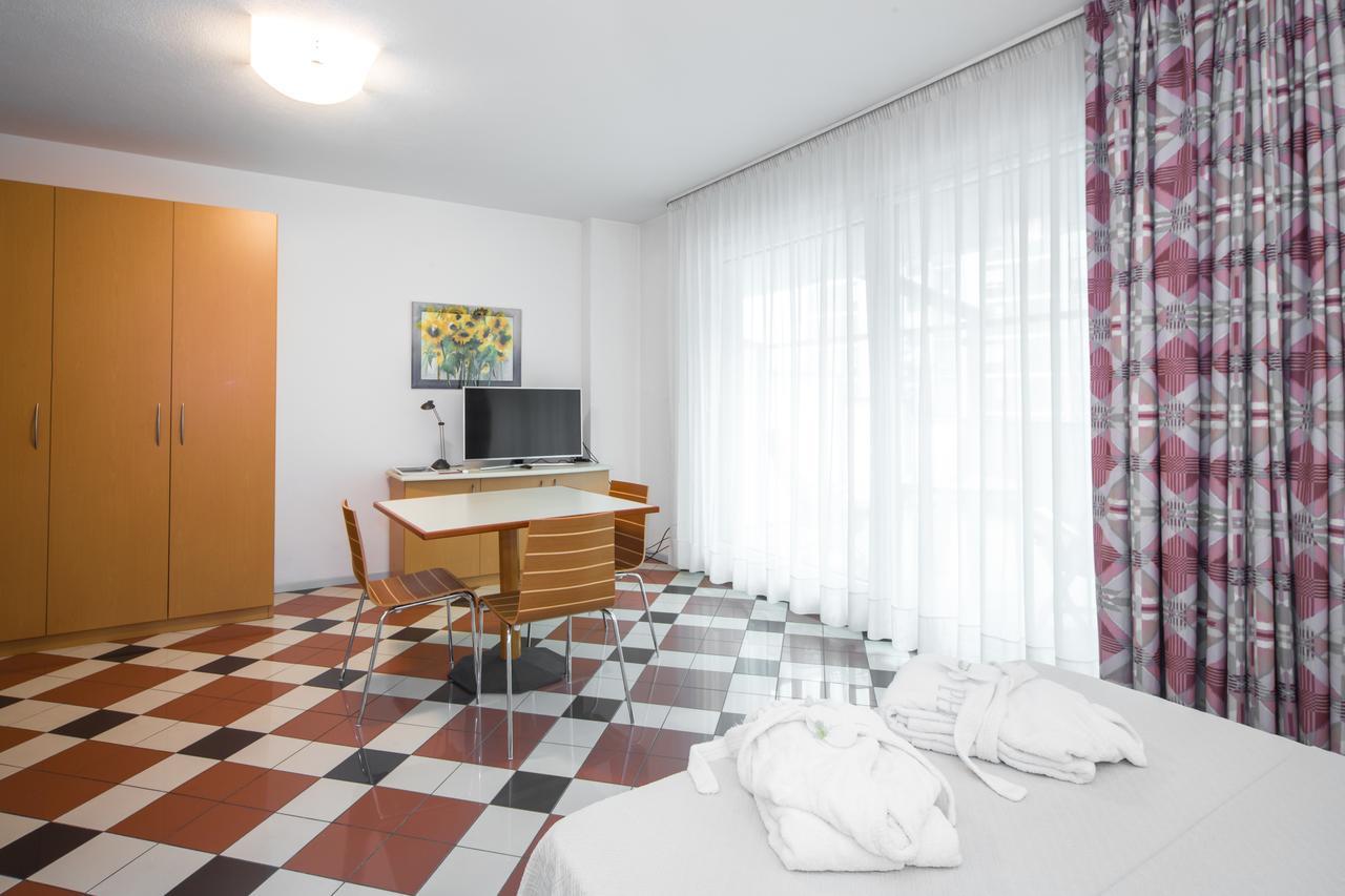 Piazzi House Aparthotel Sondrio Exterior photo