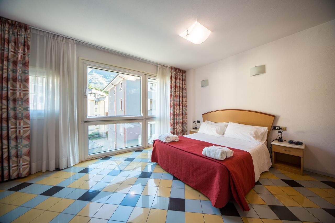 Piazzi House Aparthotel Sondrio Exterior photo