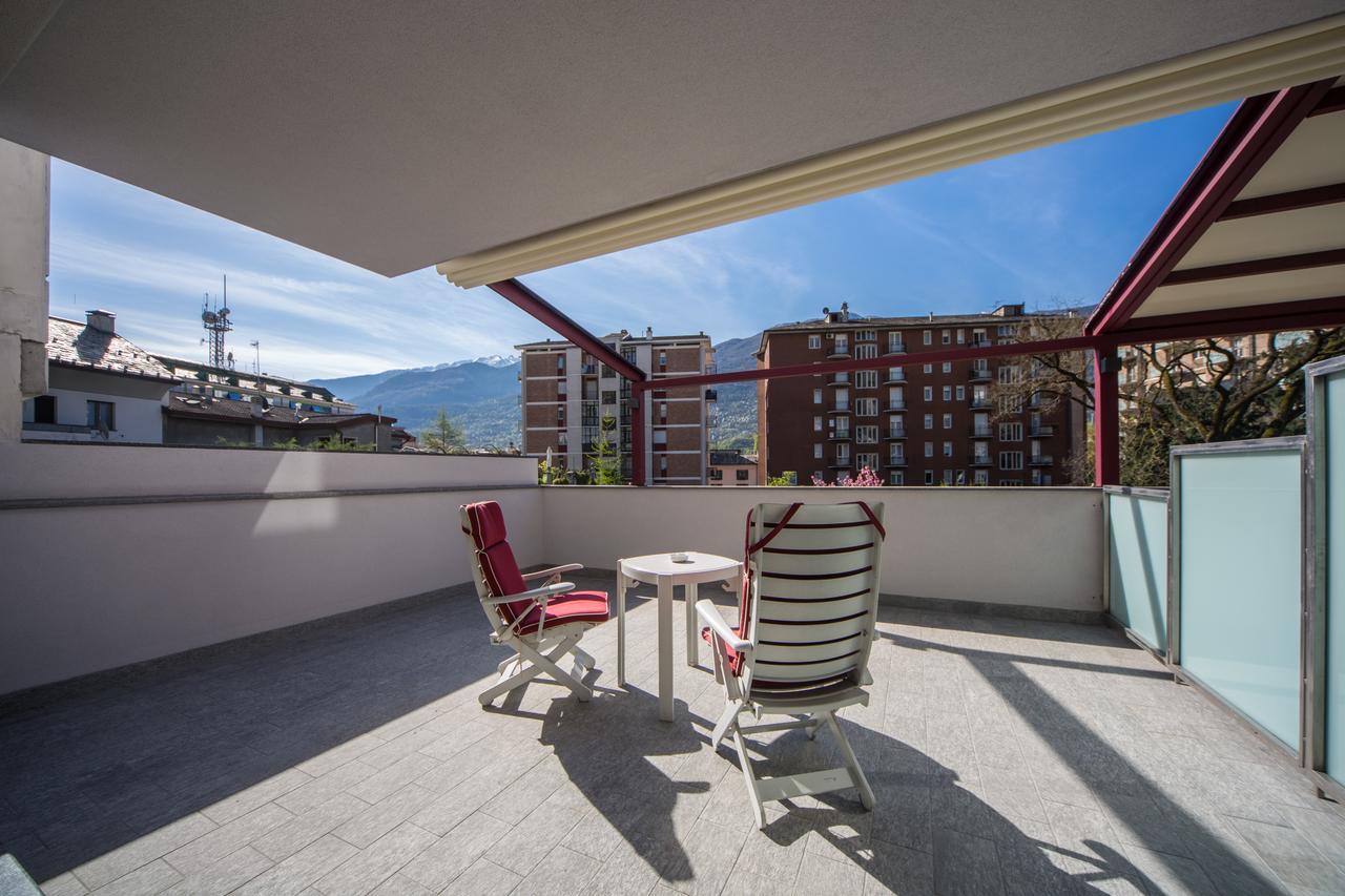 Piazzi House Aparthotel Sondrio Exterior photo